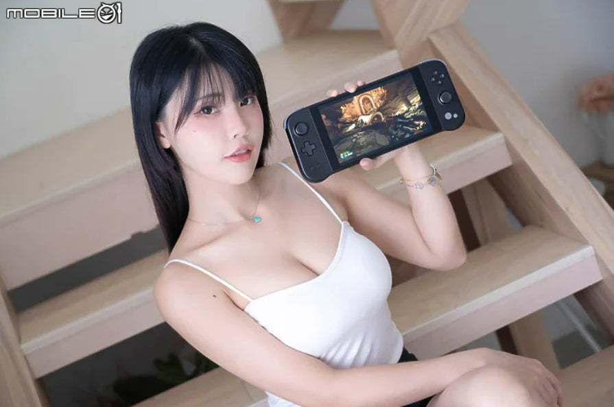 【Mobile01】AYANEO NEXT 遊戲掌機體驗｜效能強悍的新世代隨身娛樂神器！